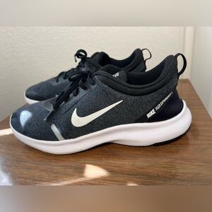 Nik Flex Experience 8 Women’s Shoe